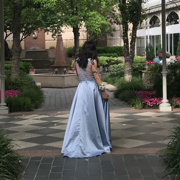 Prom Dress - Picture 3 of 5